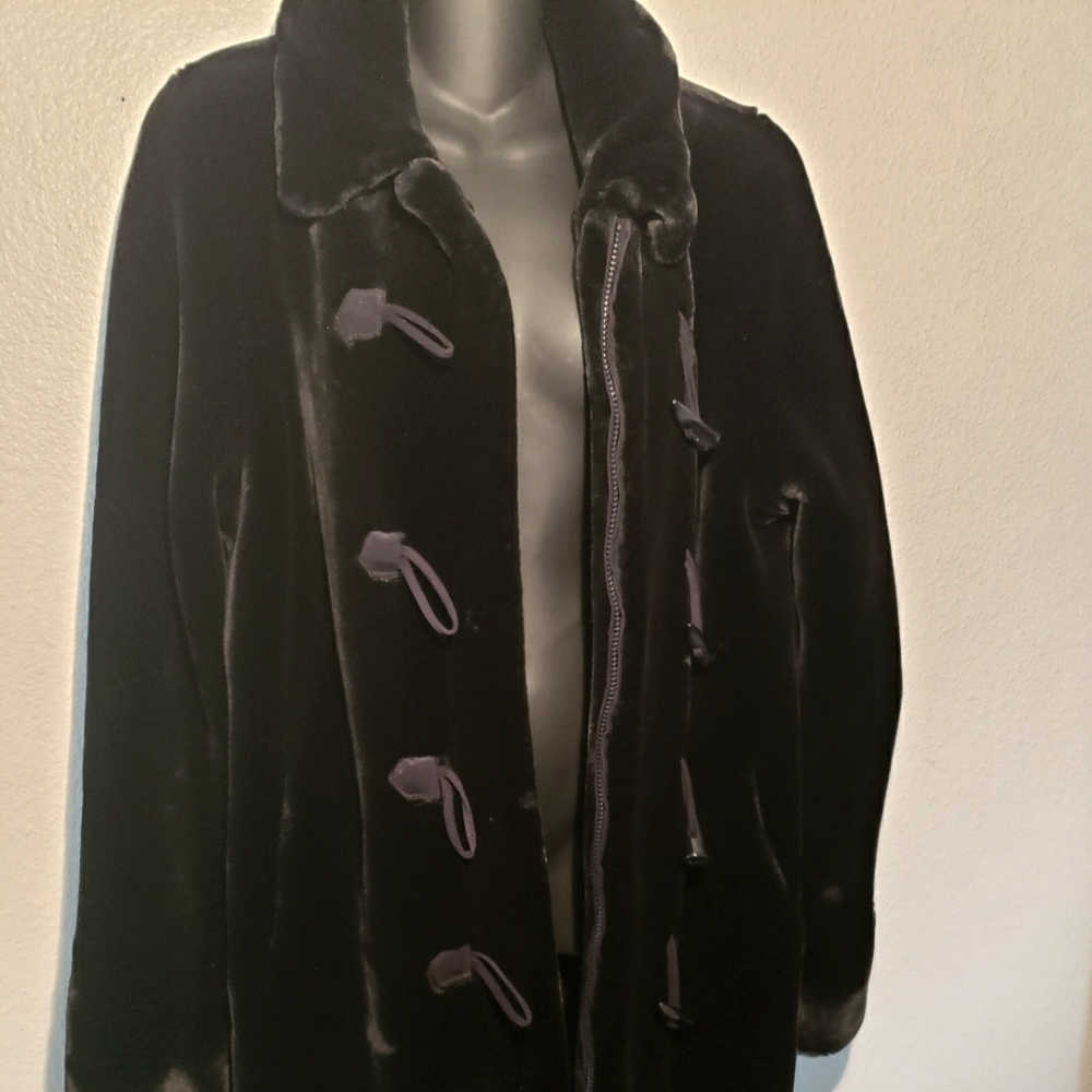 NEW Dennis Basso deep black teddy bear coat. Size small new